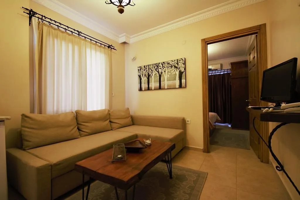 Cundavilla Hotel & Suites Ayvalik 2*,