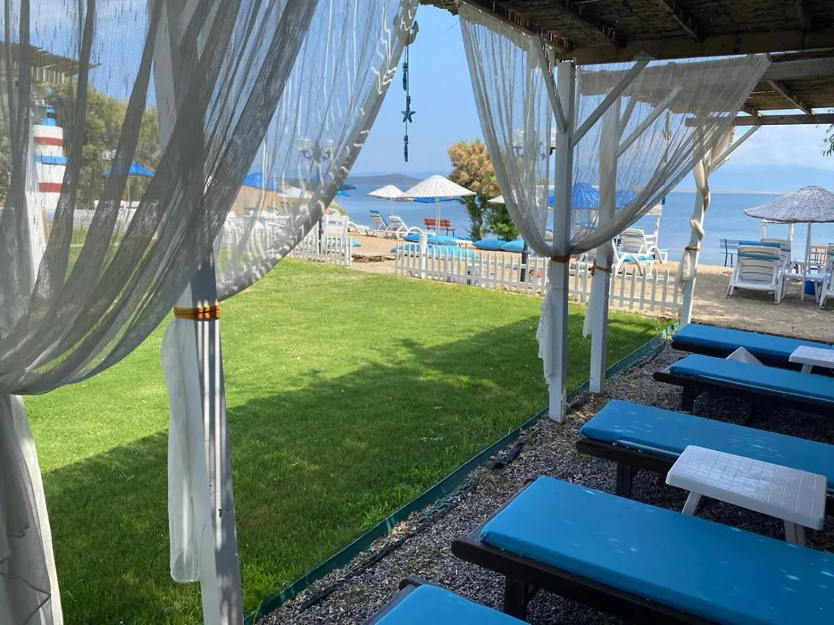 Cundavilla Hotel & Suites Ayvalik 2*,