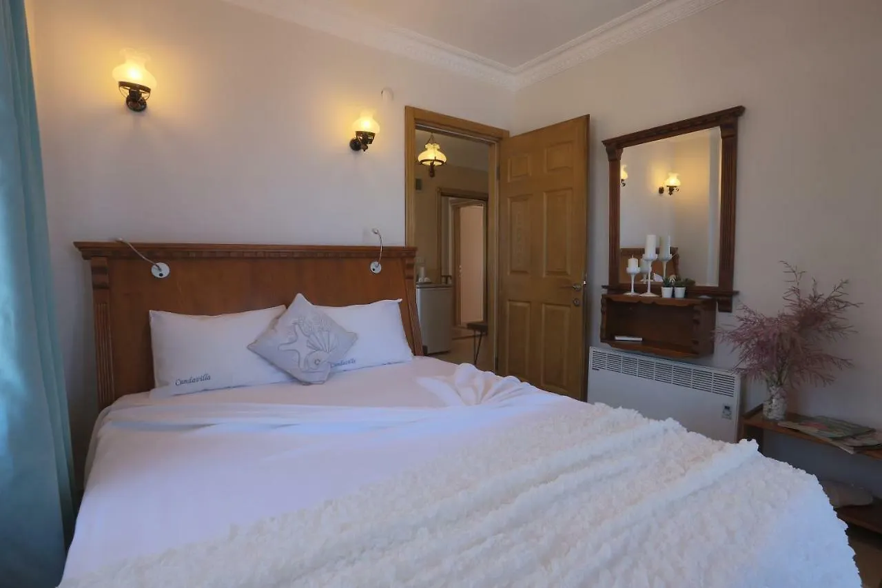 Cundavilla Hotel & Suites Ayvalik 2*,